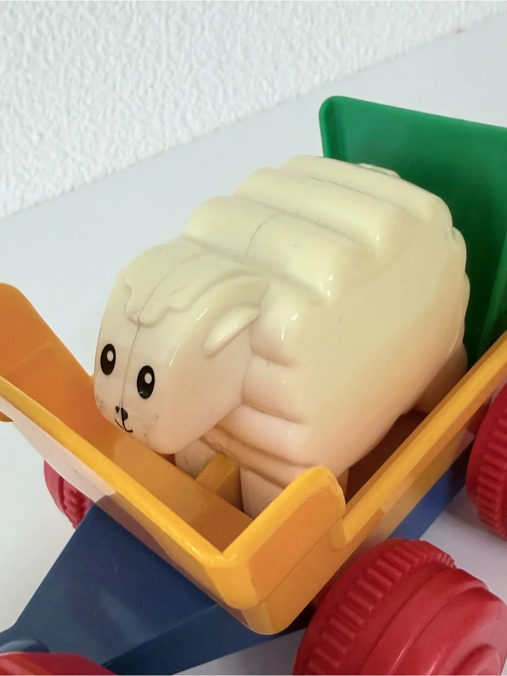 Tomy Pick Up n’ Go Tractor Sheep Trailer Farm Farmer Toy Vintage 1990 Rare Works
